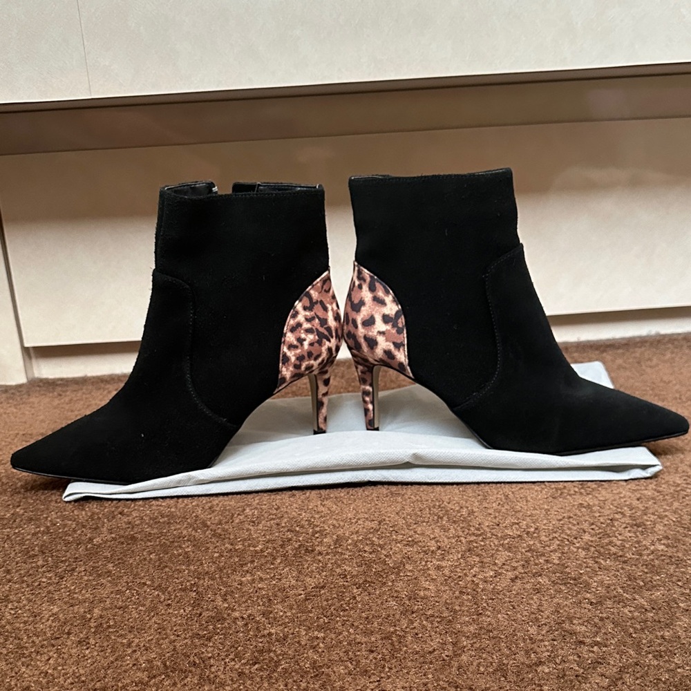 Stylish Black and Leopard Suede Print Ankle Boots